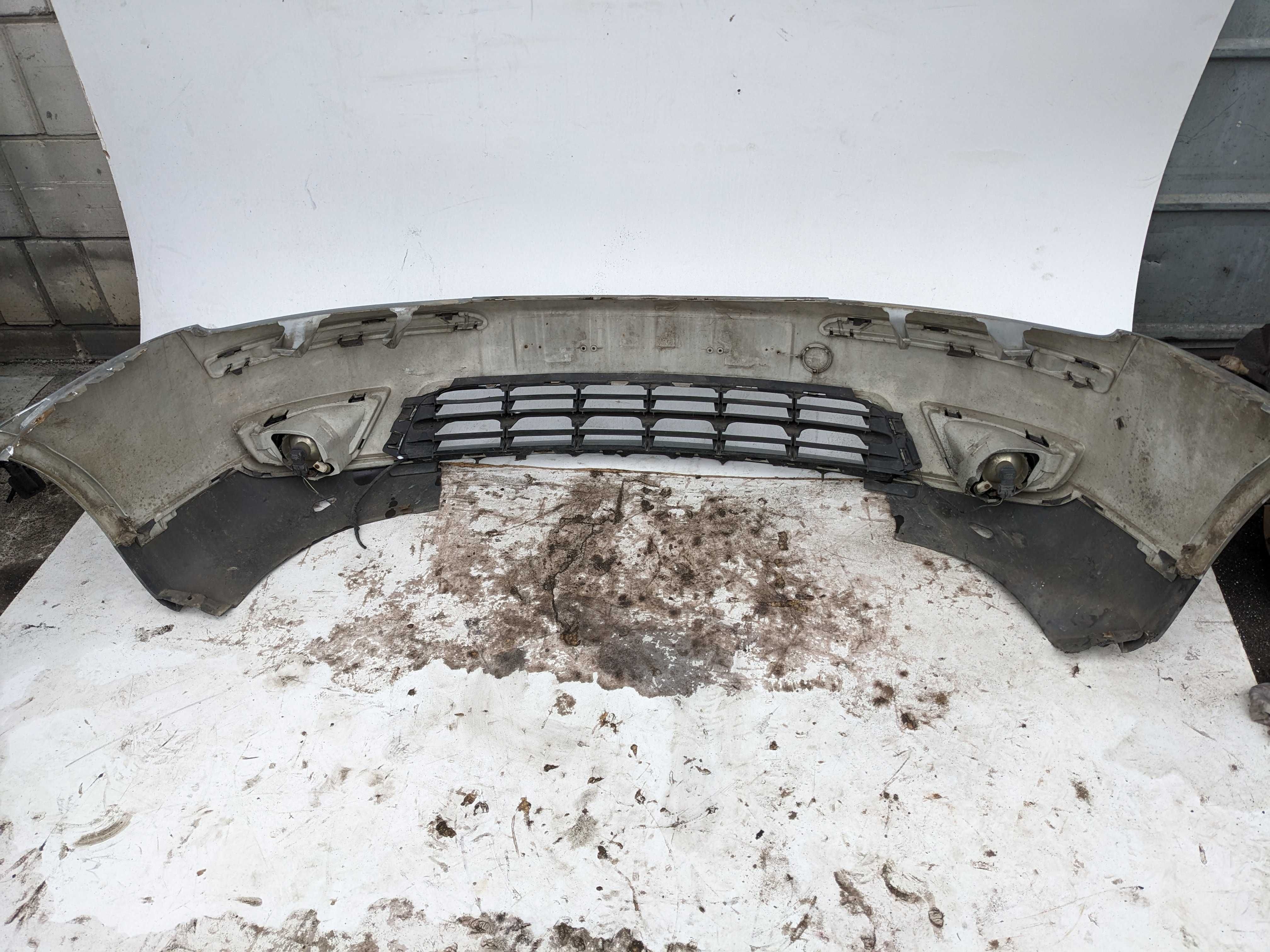 Ford Mondeo MK3 FL Sedan Zderzak Przód Przedni Lakier 72