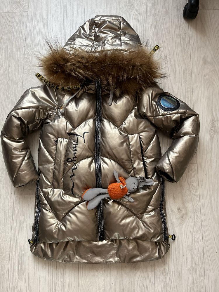 Шикарна зимова куртка ( пуховик) для дівчинки