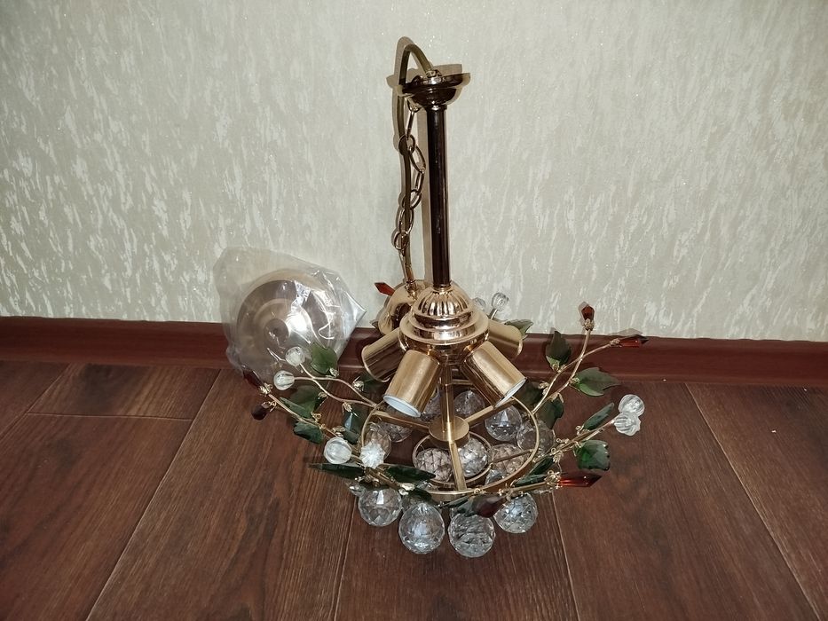 Люстра новая, не использовалась
