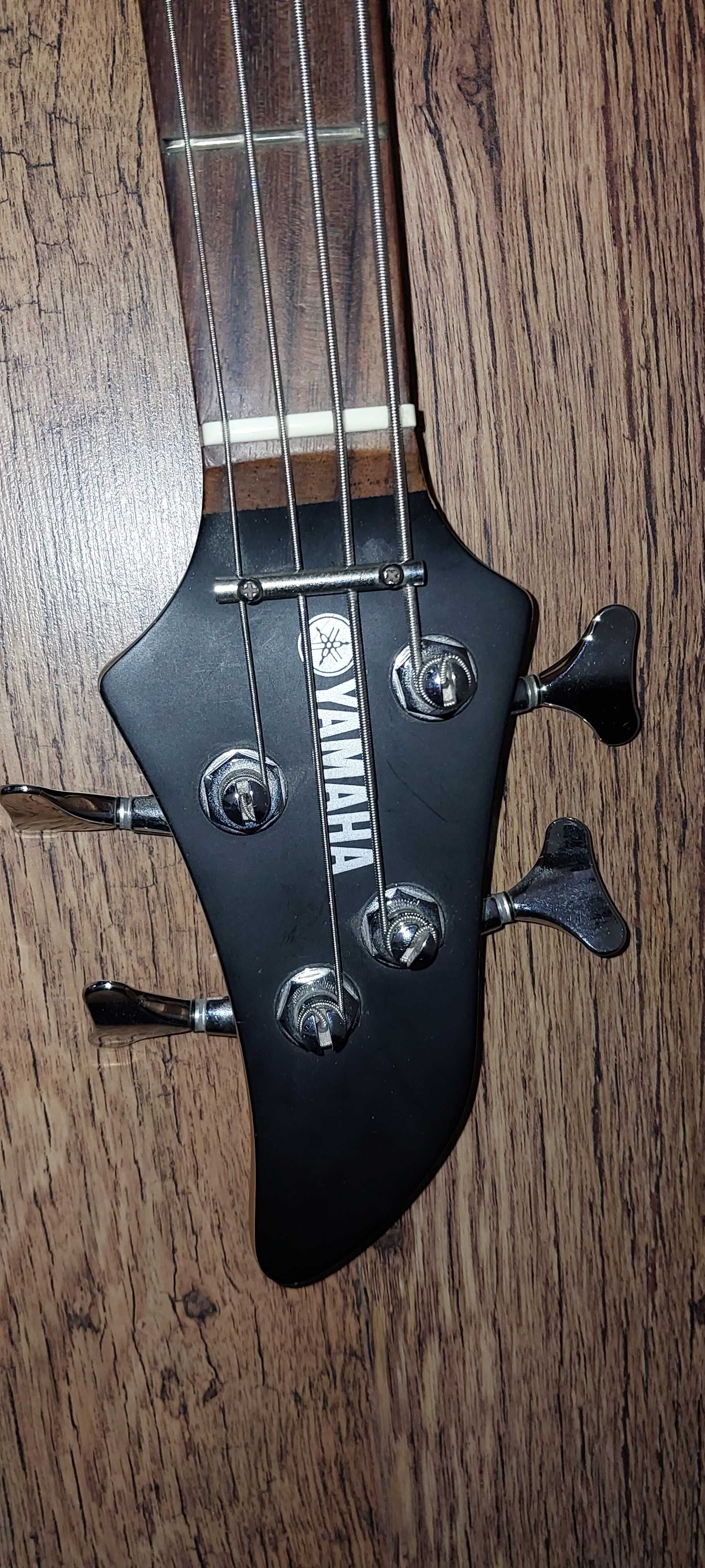 Gitara basowa Yamaha RBX270J