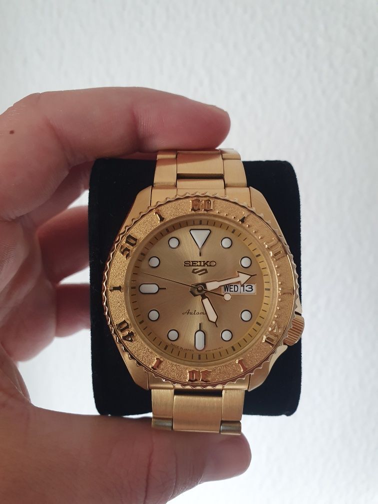 Seiko SRPE74K1 gold