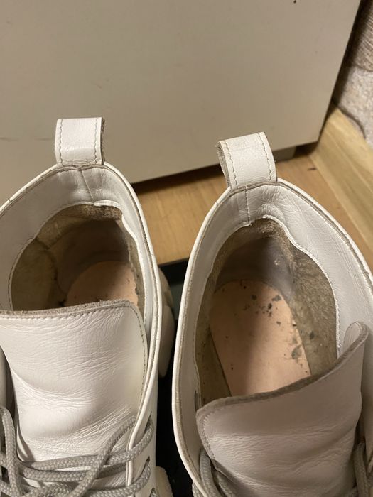 Продам ботинки лоферы белые