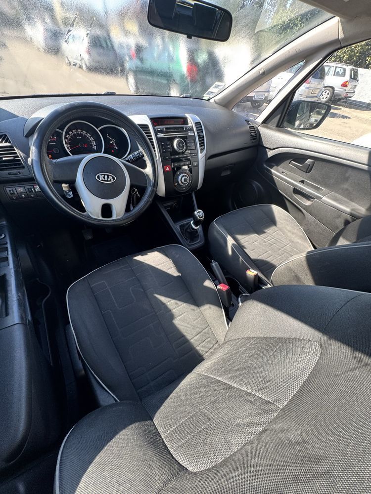 Kia Venga 1.4 Attract GPL