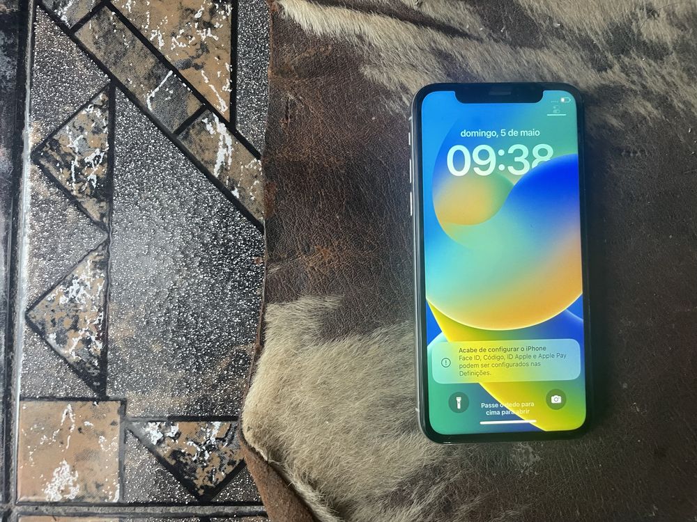 iPhone X 64GB Branco Livre