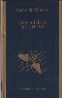 Uma abelha na chuva-Carlos de Oliveira-Círculo de Leitores