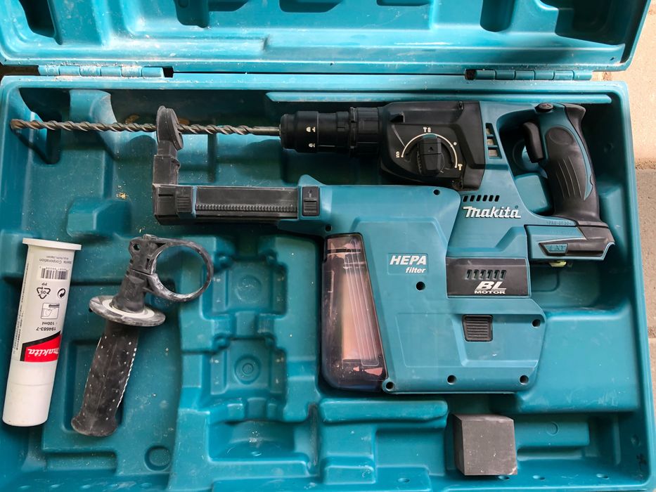 Makita z odkurzaczem