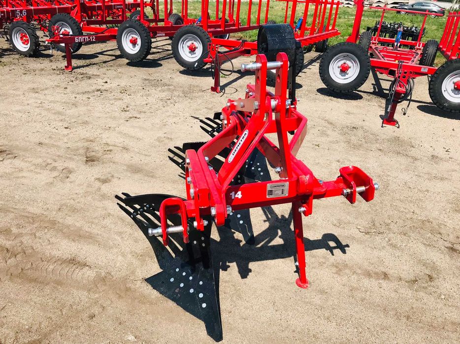 Плуг 3 корпуса ексцентричний UNLU Деметра перьевой отвал МТЗ 80 МТЗ 82