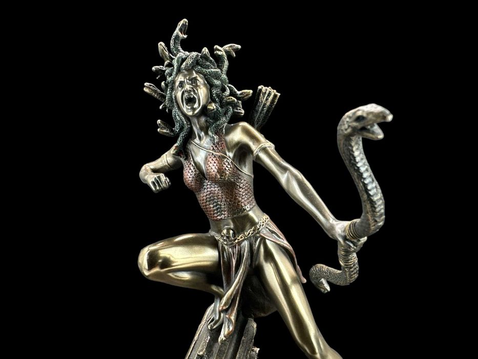 Figurka Rzeźba Medusa  Z Łukiem Veronese Wu77730a4