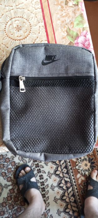 Компактна сумка-барсетка