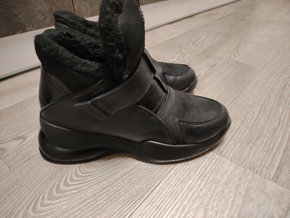 Кросівки зимові 40  розмір