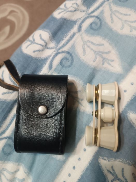 Бінокль театральний оперний