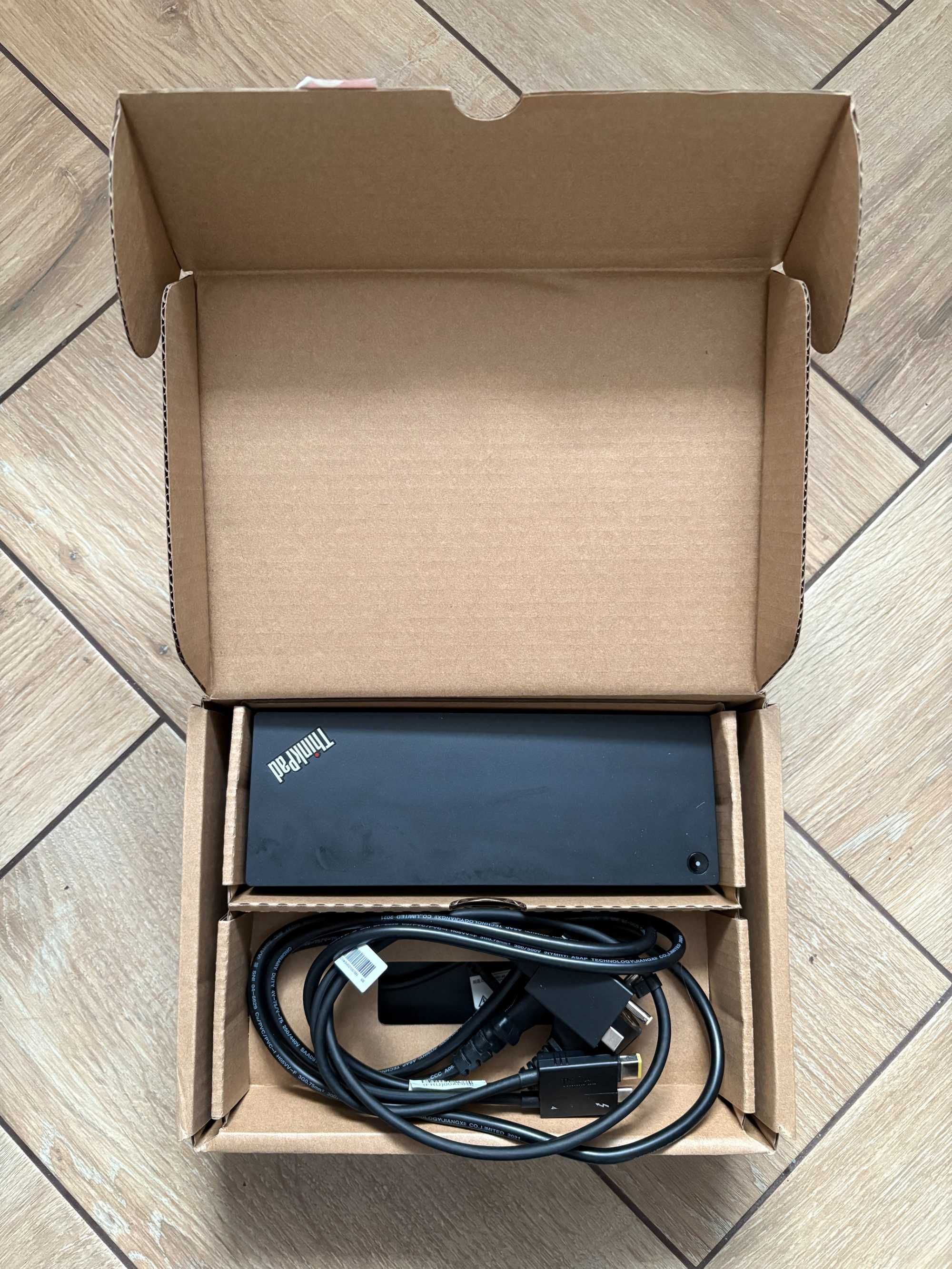 Lenovo ThinkPad Thunderbolt 4 Workstation Dock 300W