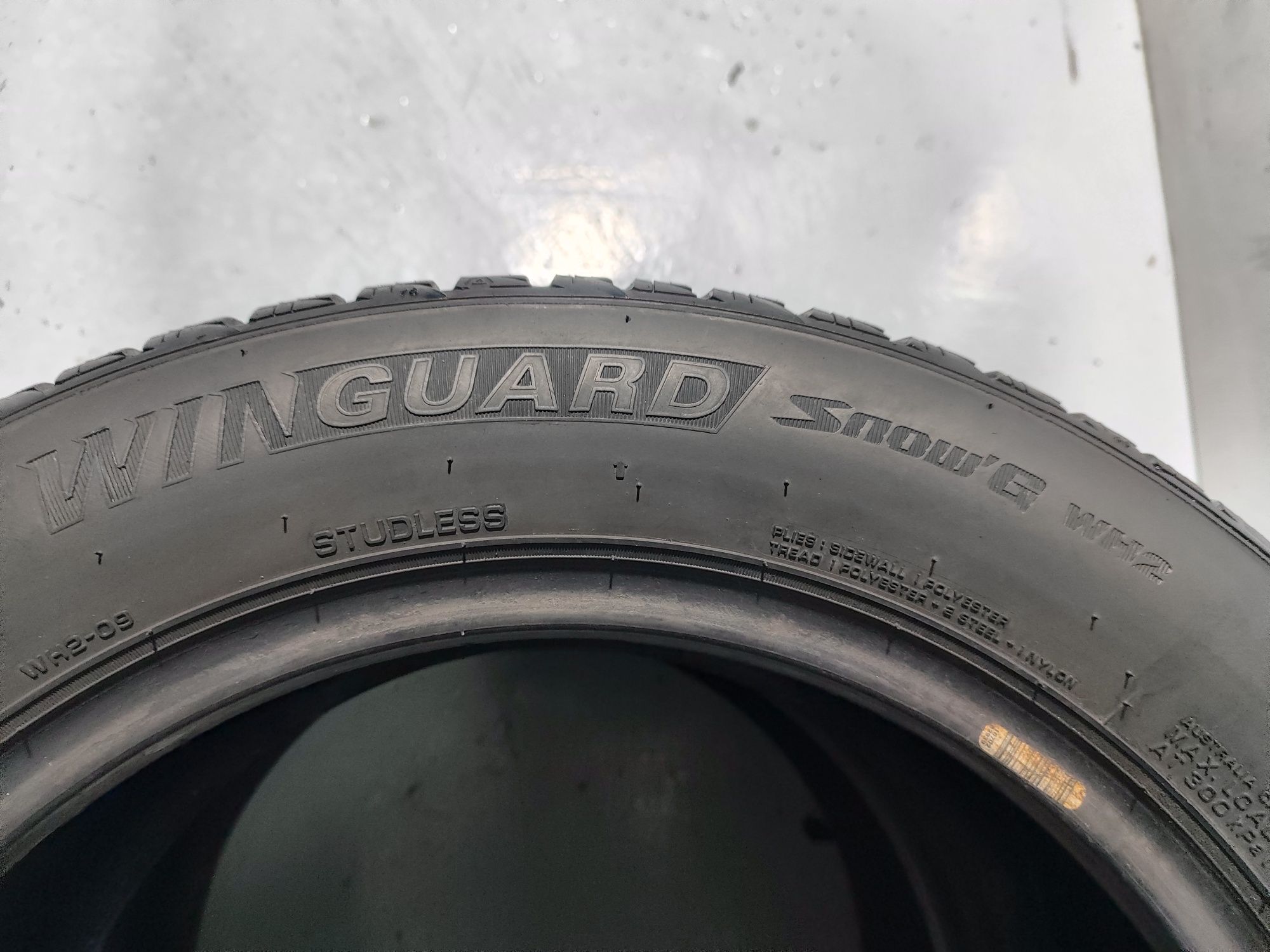 2 pneus semi novos 205-55R16 Nexen - Oferta dos Portes