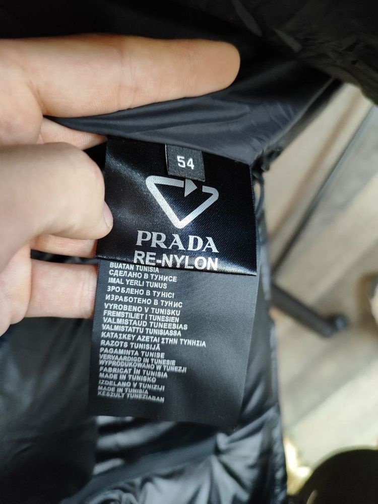 Prada пуховик на зиму
