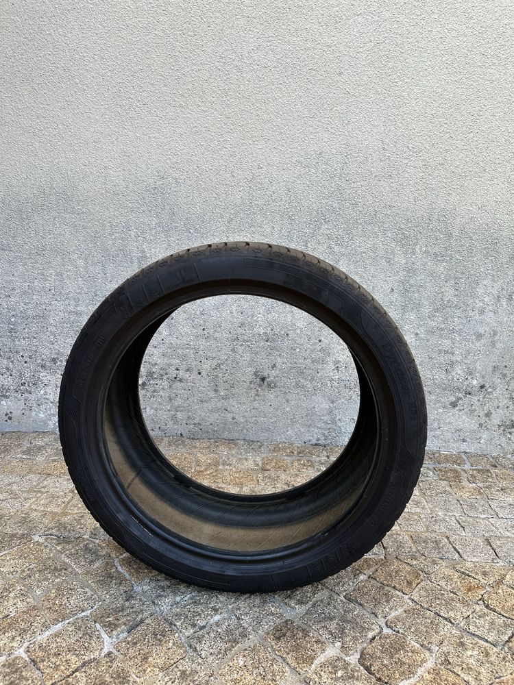 Vendo 2 Pneus Em bom Estado 225/40 r18