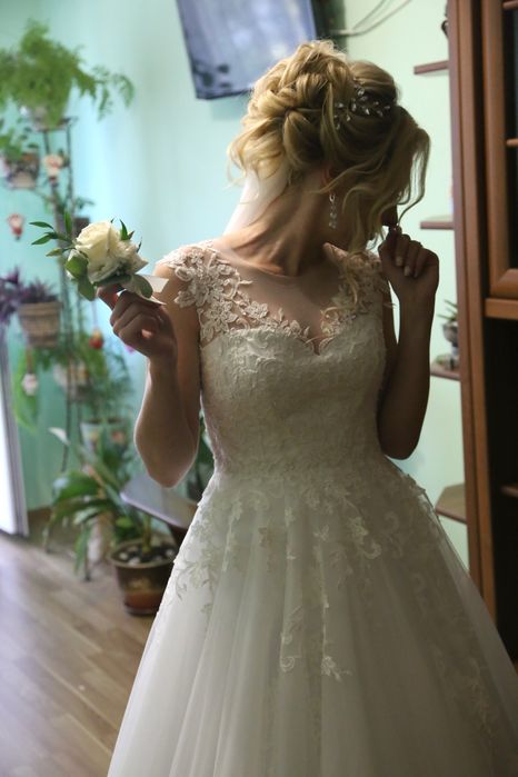 Весільна сукня