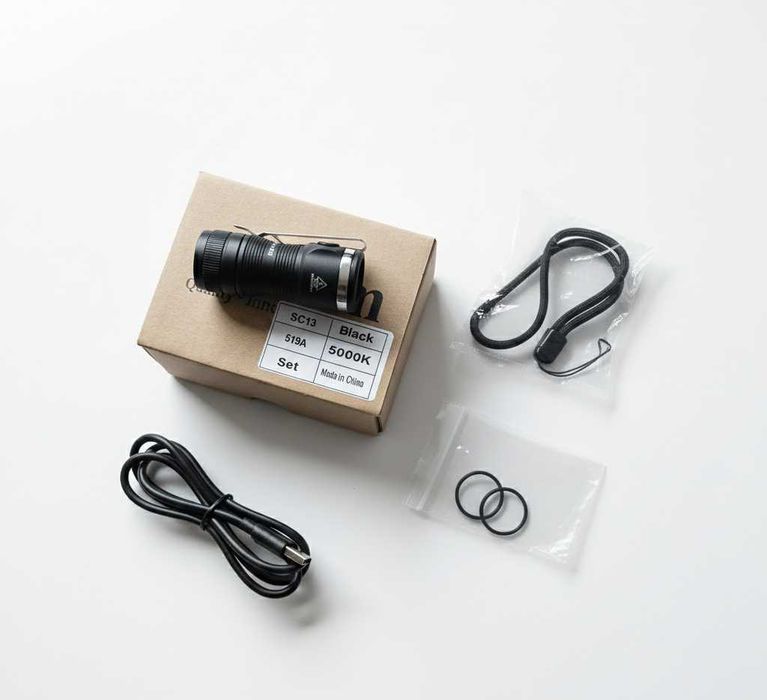 Latarka Sofirn SC13 - Wydajność i Innowacja w Zestawie!