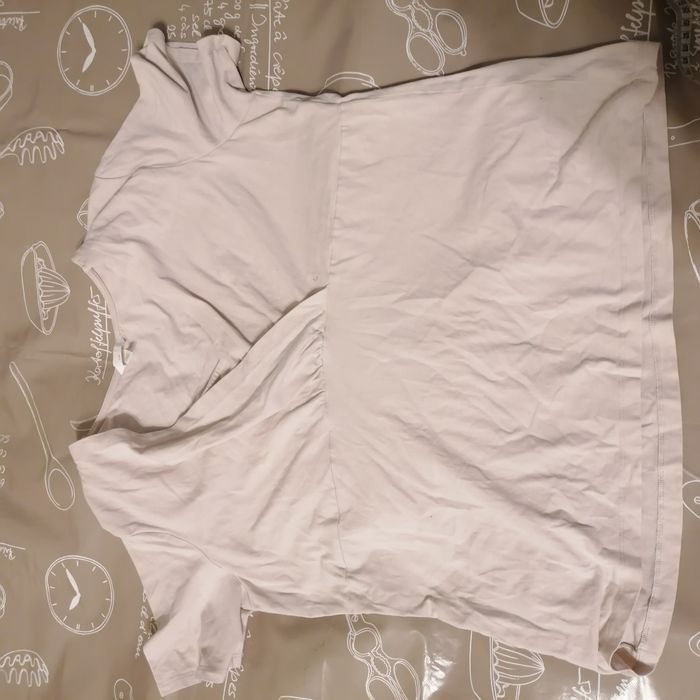 2 koszule i koszulka do karmienia