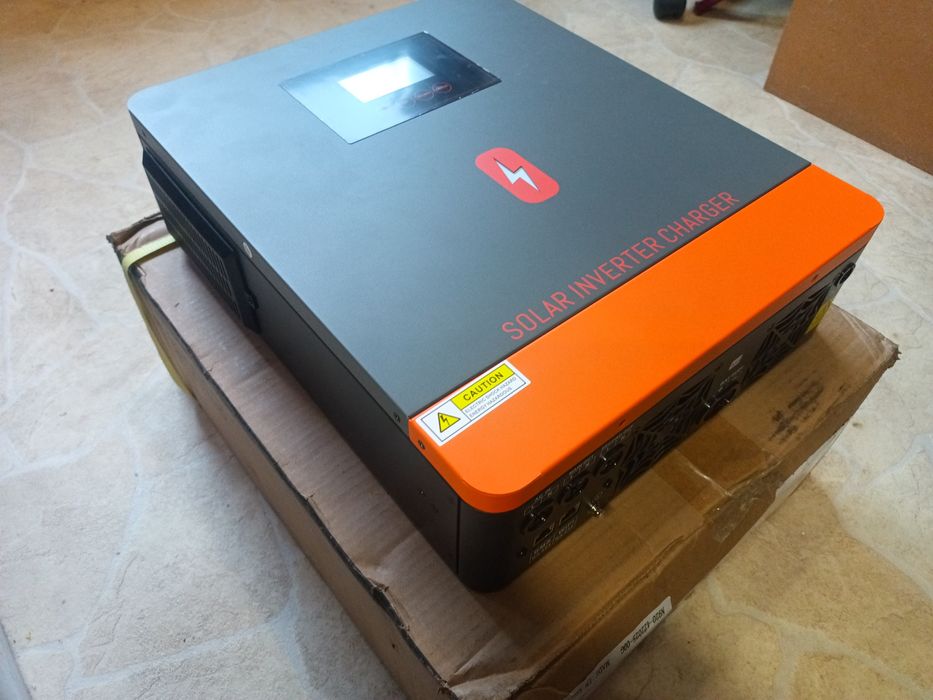 Інвертор з зарядкою 100А 4,2Квт 24вольт PowMr