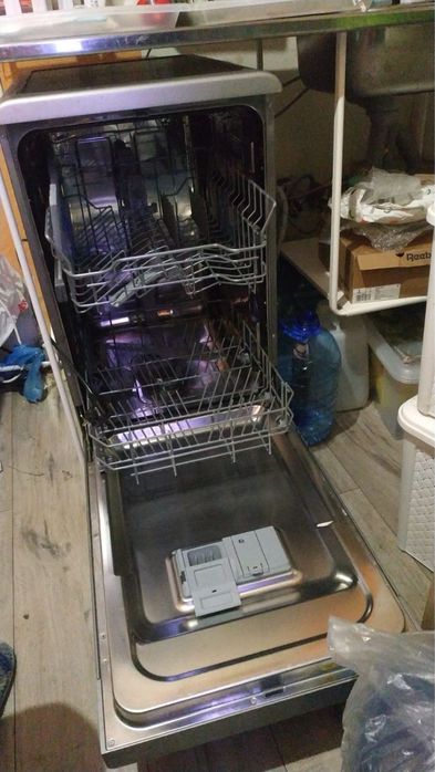 Посудомийна машина INDESIT DSCFE 1B10 S