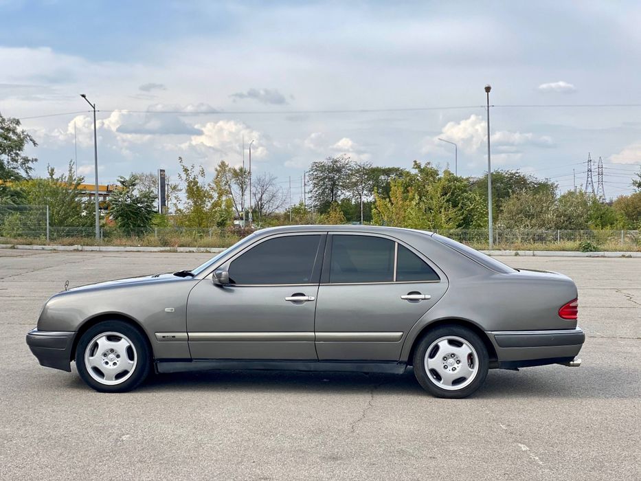 Mercedes Benz E class W210 газ / бензин