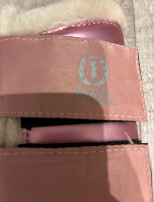 Ochraniacze z futerkiem