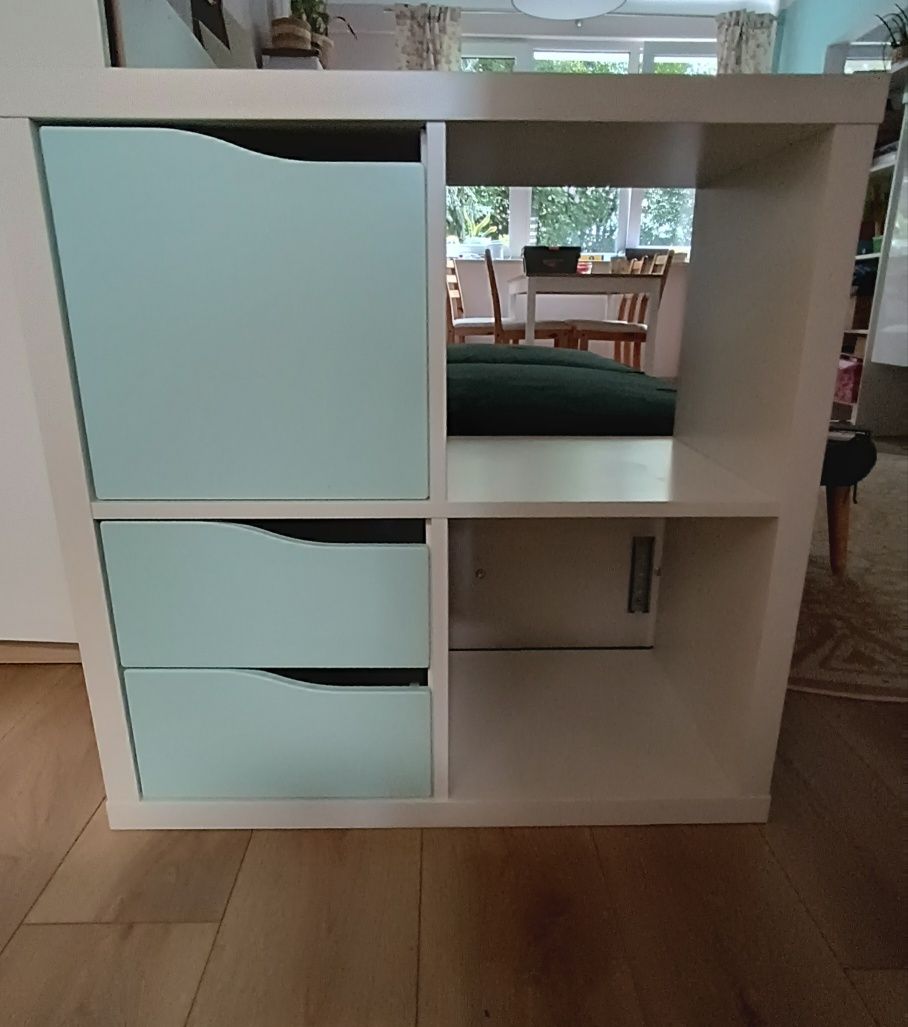 Ikea Kallax 2x2 z szafką i dwiema szufladami