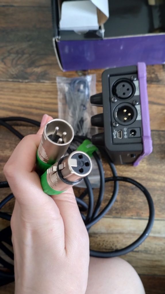 Вокальна педаль, дісторшн TC-Helicon VoiceTone X1
