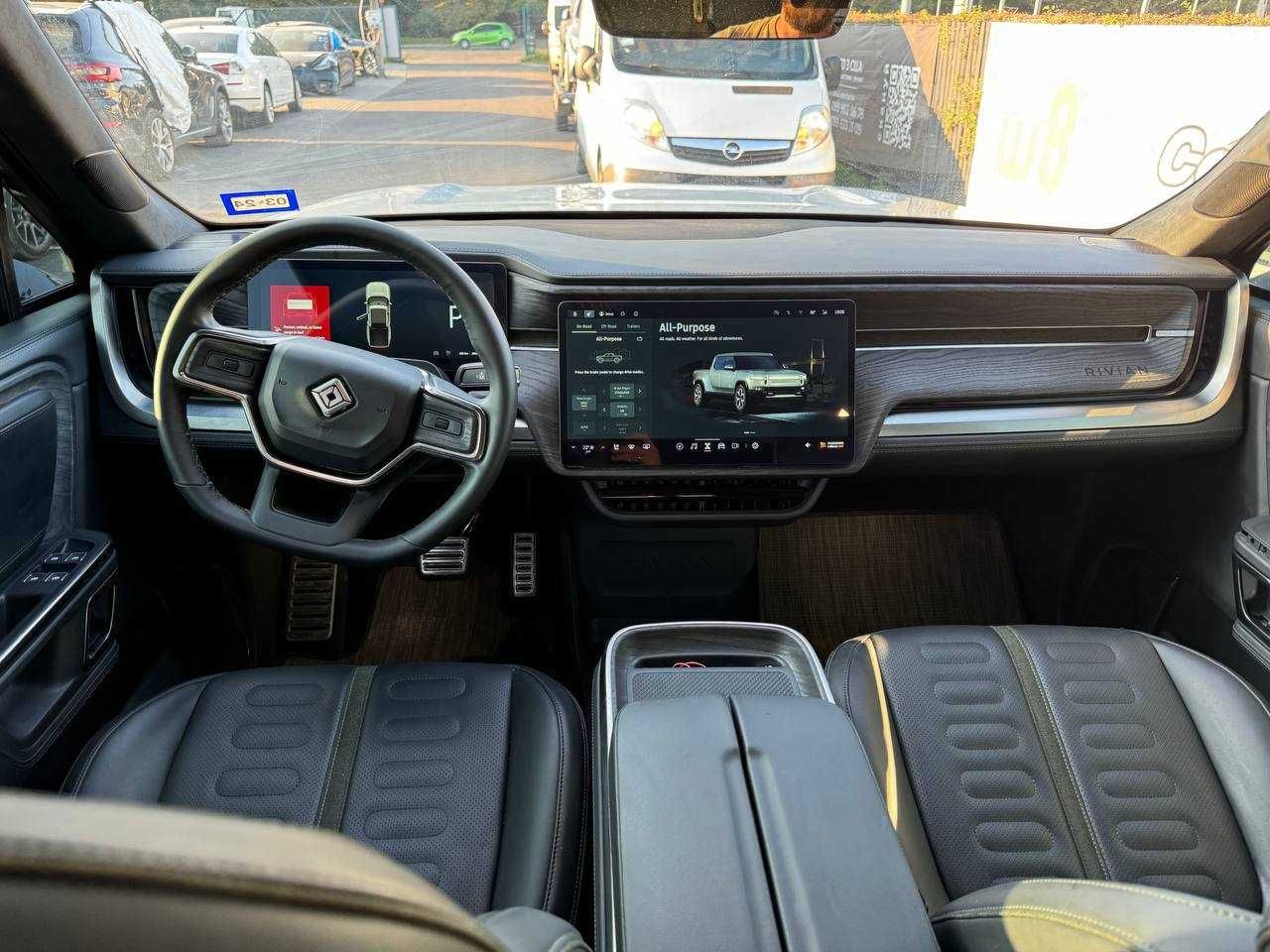 RIVIAN R1T Adventure 2023