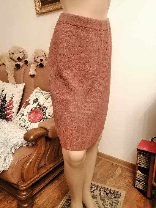 Spódnica ciepła, krótka. L