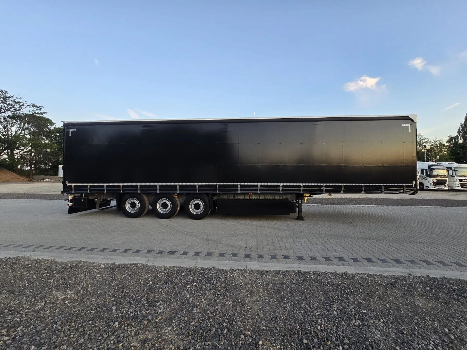 Schmitz Cargobull FIRANKA / MULTI LOCK / XL / OS PODNOSZONA / PALECIARA