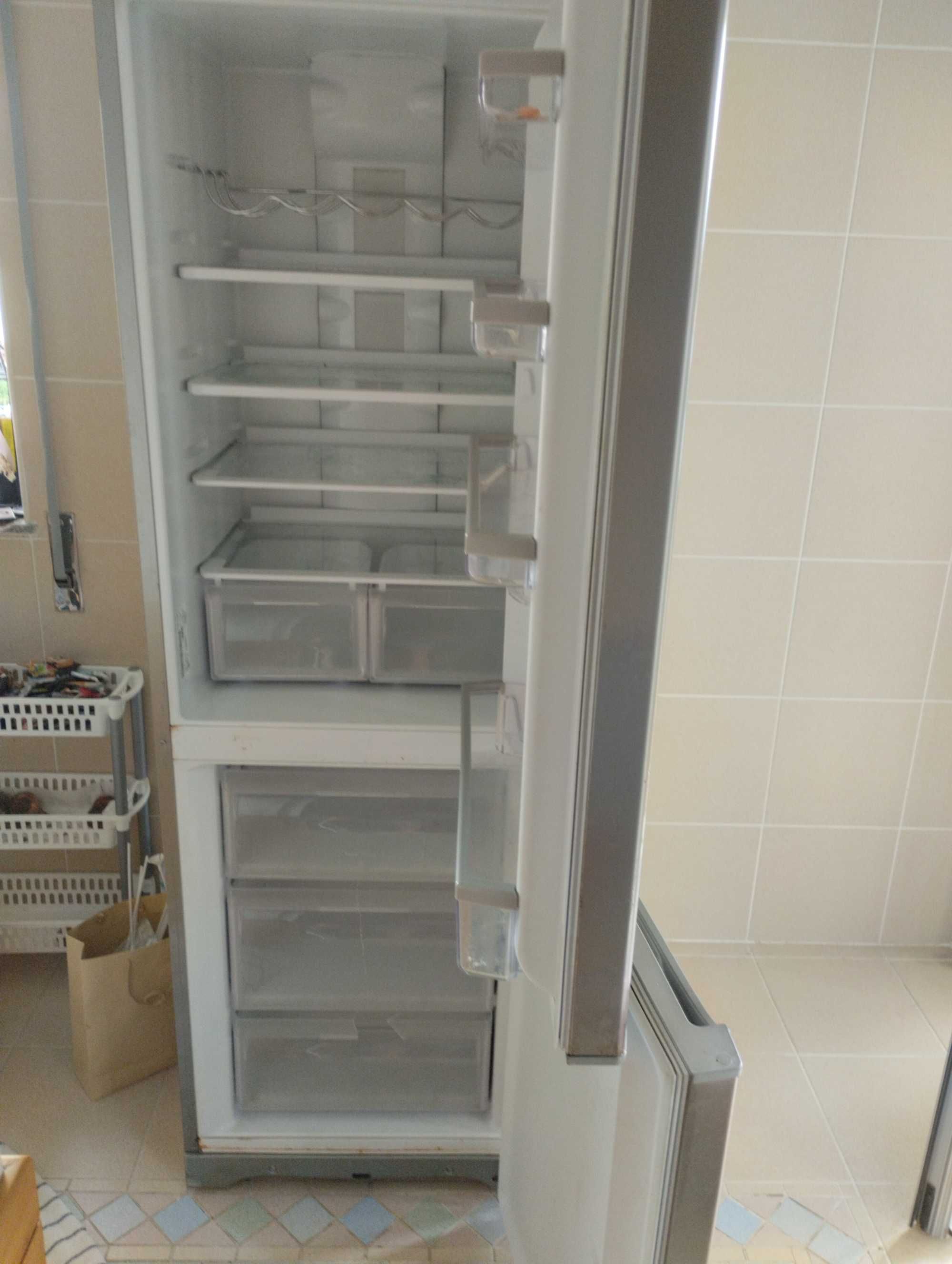 Frigorífico Hotpoint da Ariston