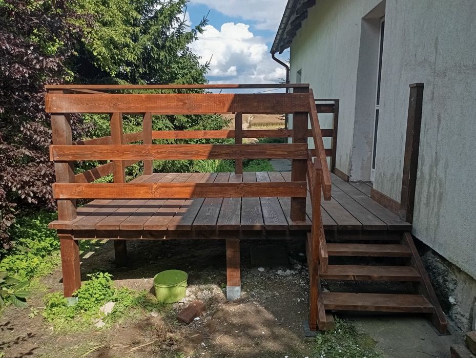 Budowa altan pomostów tarasów i zadaszeń  konstrukcji drewnianej
