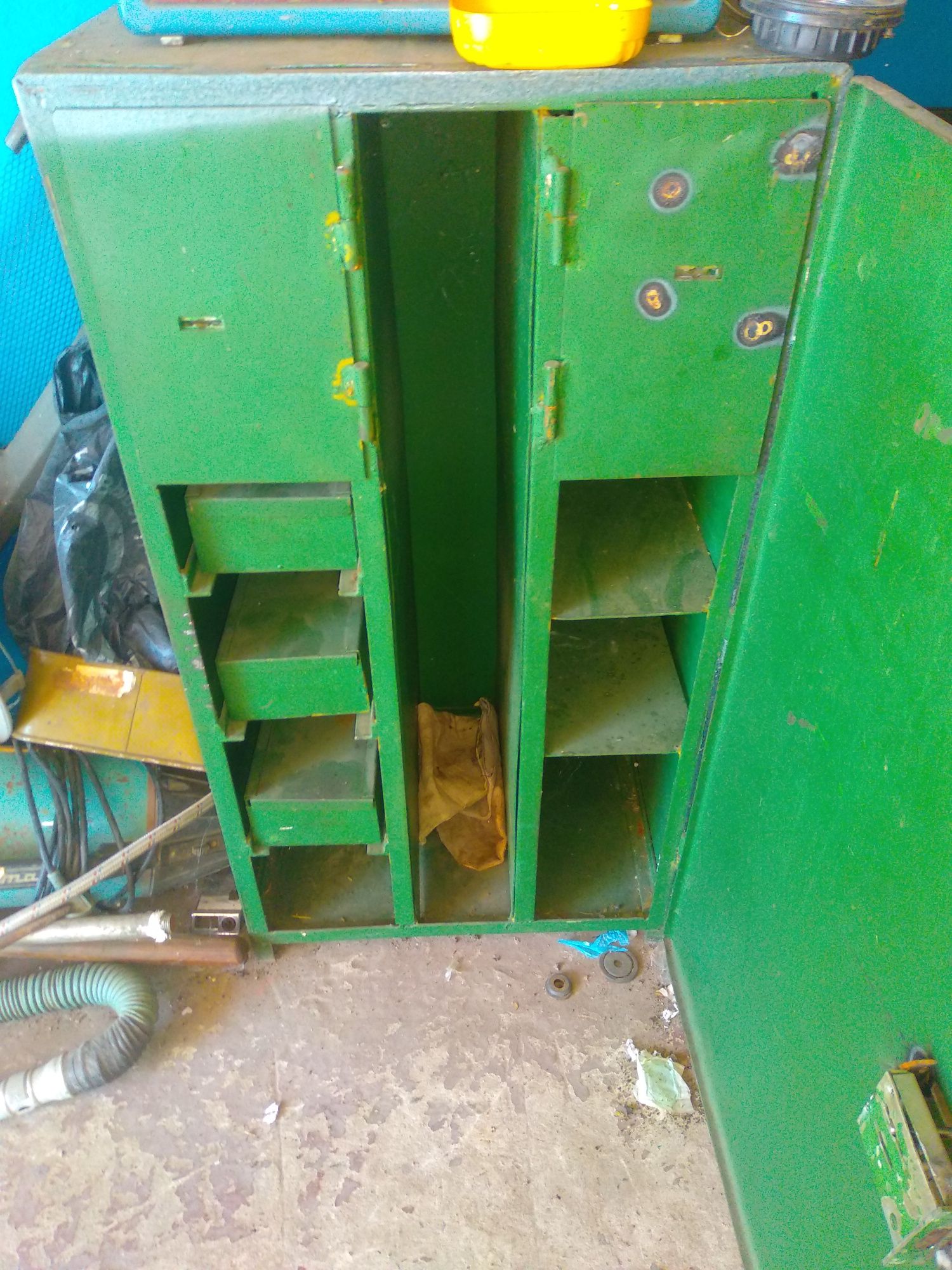 Сейф для оружия.