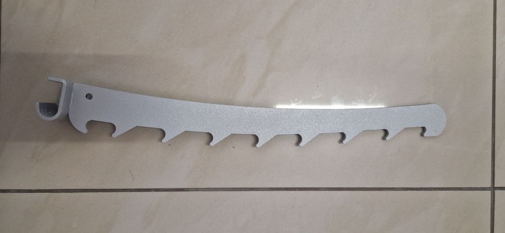 Wieszak na ubrania ramię do systemu modulowego ekspozycji odzieży ABM