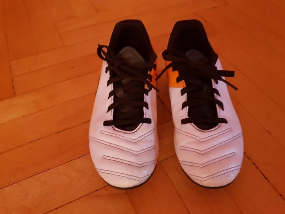 Buty NIKE do piłki nożnej rozm.35