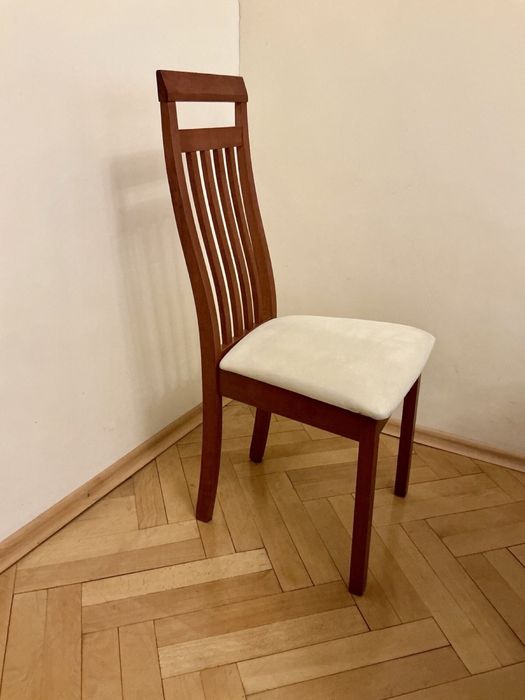 Гарнітур меблів для обіду