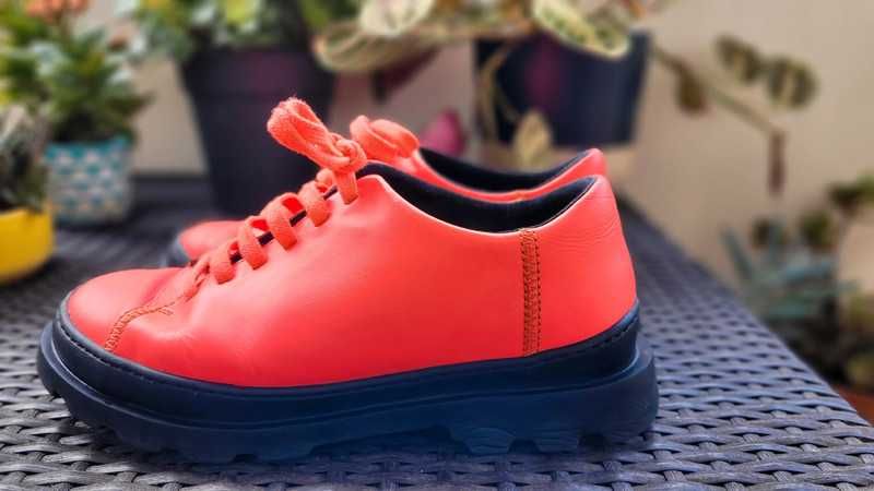 Sapatos Camper em couro liso