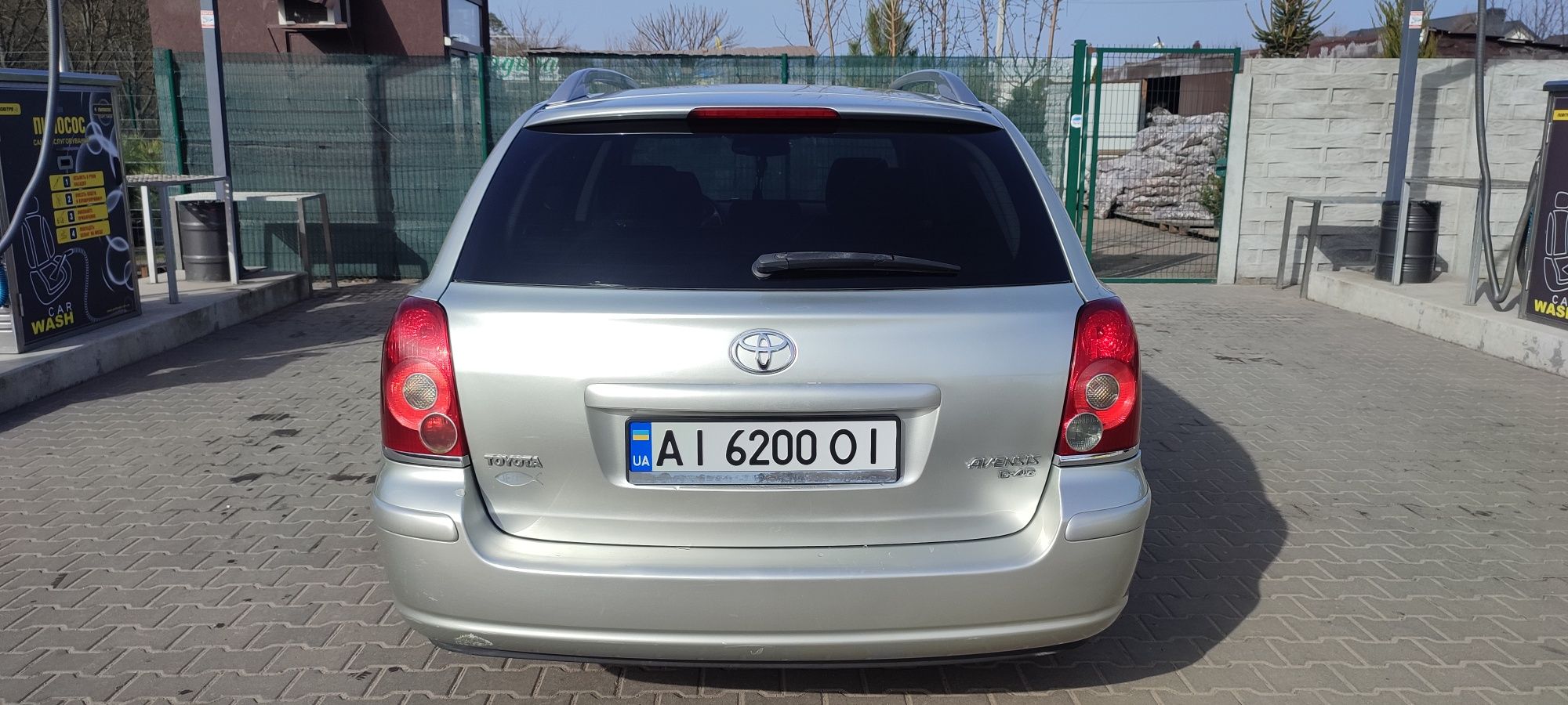 Toyota Avensis  2.2 дизель,універсал