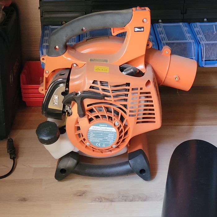 Dmuchawa do liści z funkcją odkurzacza