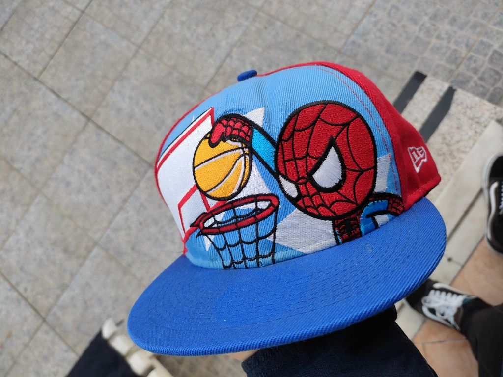 Chapéu snapback Marvel x Tokidoki