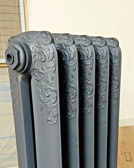 Grzejnik żeliwny zdobiony rzeźbiony łazienkowy zabytkowy