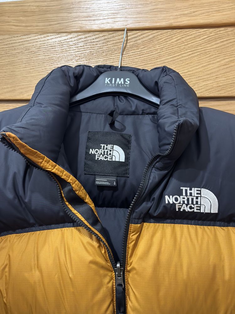 The North Face Nuptse 700 L