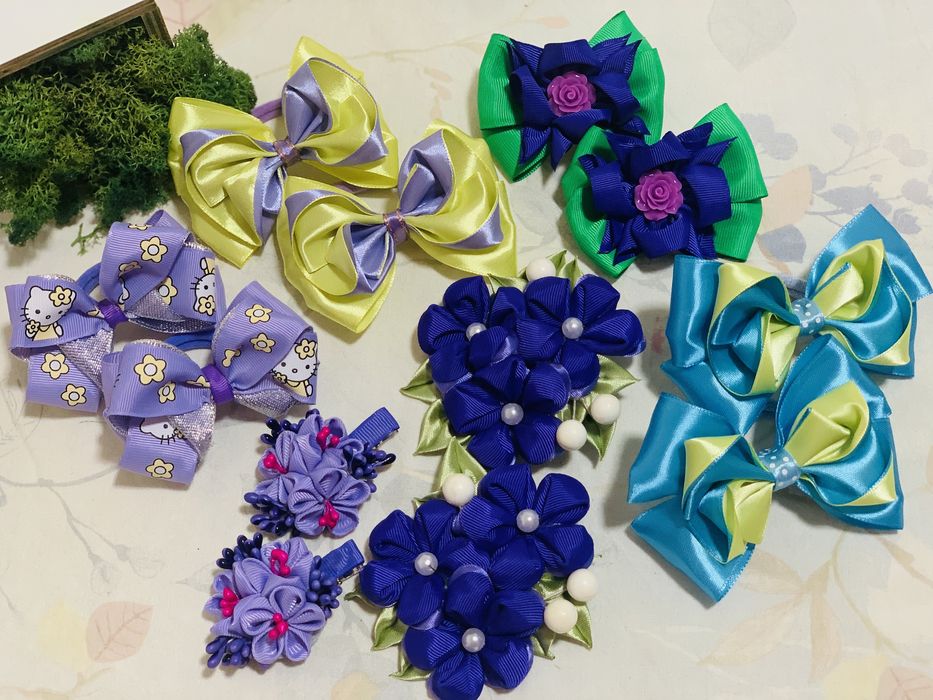 Набор  заколок и резинок для волос (цена за 1 фото)