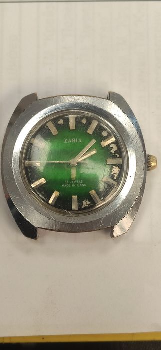 Продам механические часы ЗАРЯ .