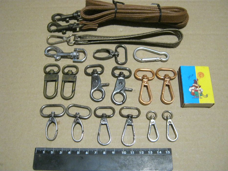 Карабин поворотный для сумок, поводков, наплечных ремней.