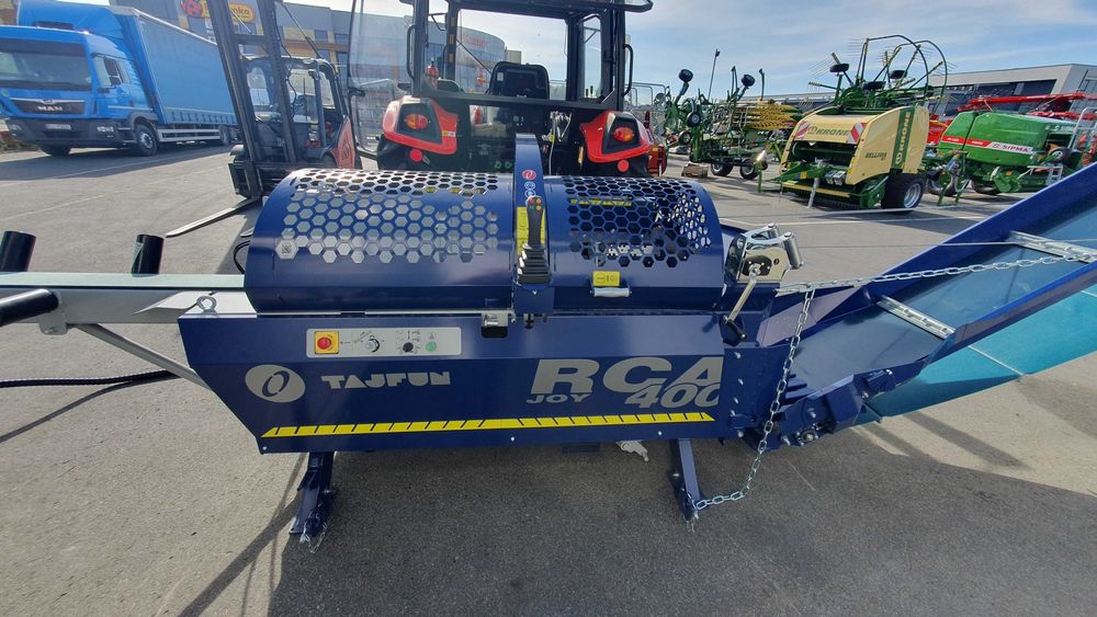Piło-Łuparka Tajfun RCA 400 - W opcji Stół podawczy, Odciąg trocin