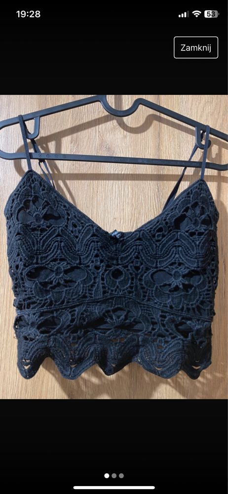 Koronkowy crop top czarny xs Stradivarius