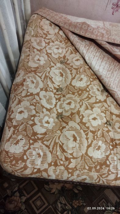 Кровать односпальная СССР металлическая с матрасом и подушкой