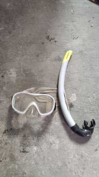Óculos e tubo de respiro mergulho